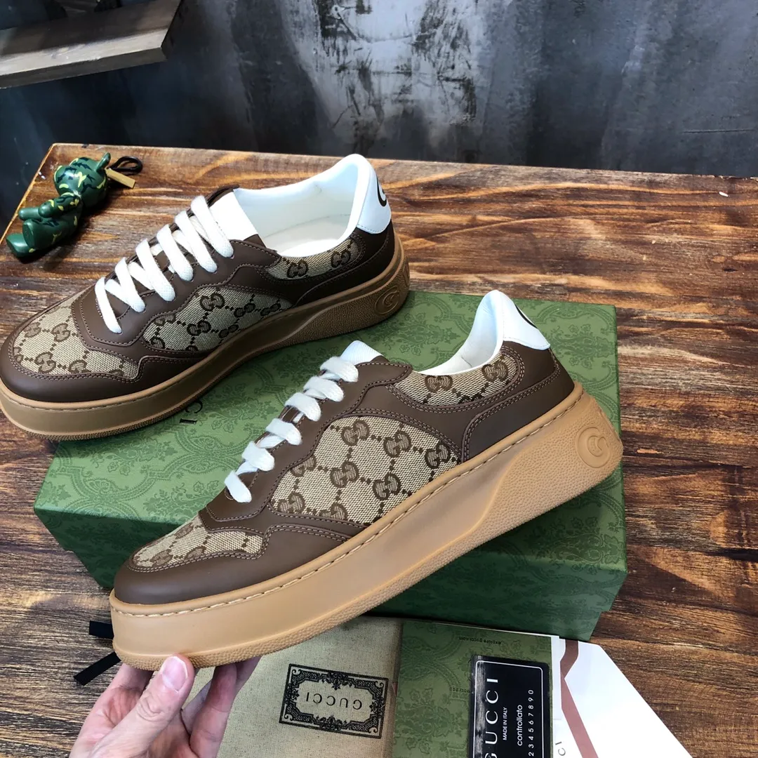 P700💰[Ready stock] Dongguan high-end version (different from market products) upgraded version 35-45 couple model Gucci2021 latest men's and women's casual biscuit shoes, original mold opening, set last version, perfect series! Welcome to taste. Original coding process. Fabric: First-layer cowhide Lining: Silk cowhide Outsole: Original TPU outsole